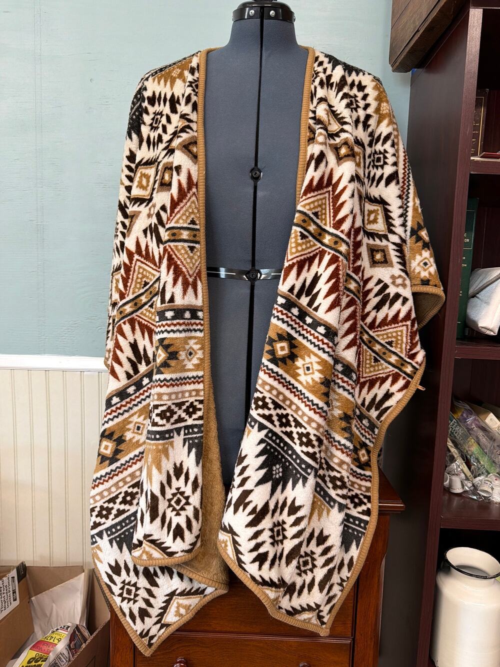 Cuddle Duds Shawl